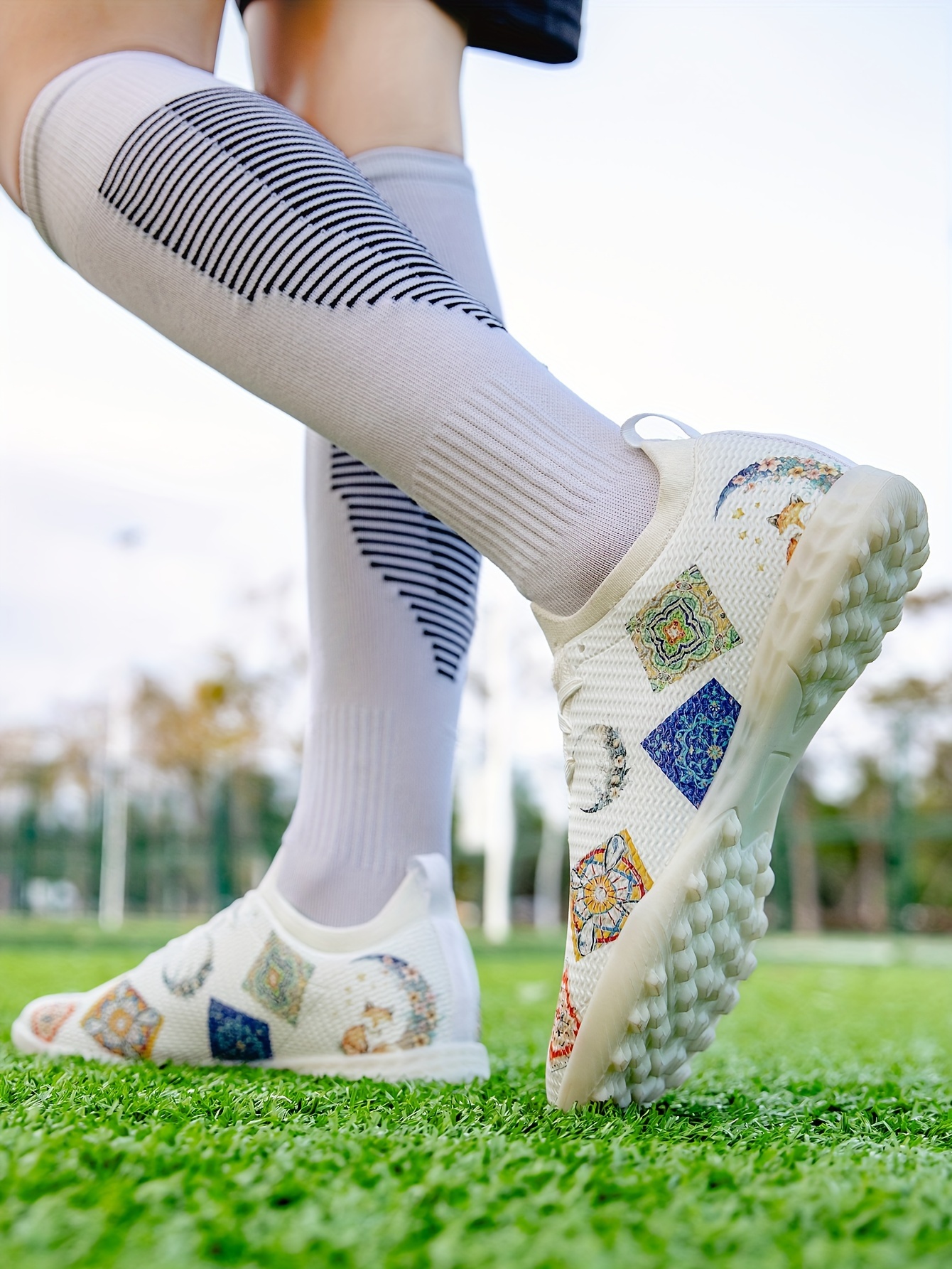 womens low top soccer cleats professional tf training shoes anti slip durable outdoor sports footwear trendy shoes details 1