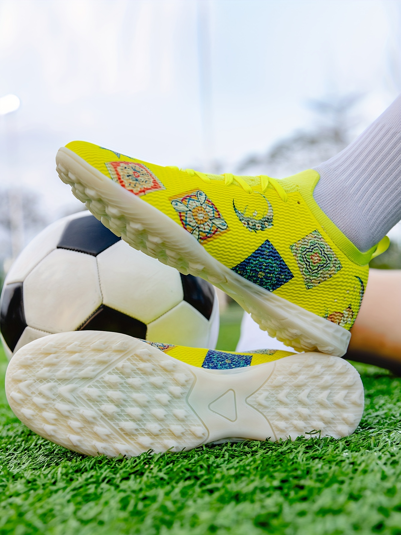 womens low top soccer cleats professional tf training shoes anti slip durable outdoor sports footwear trendy shoes details 8