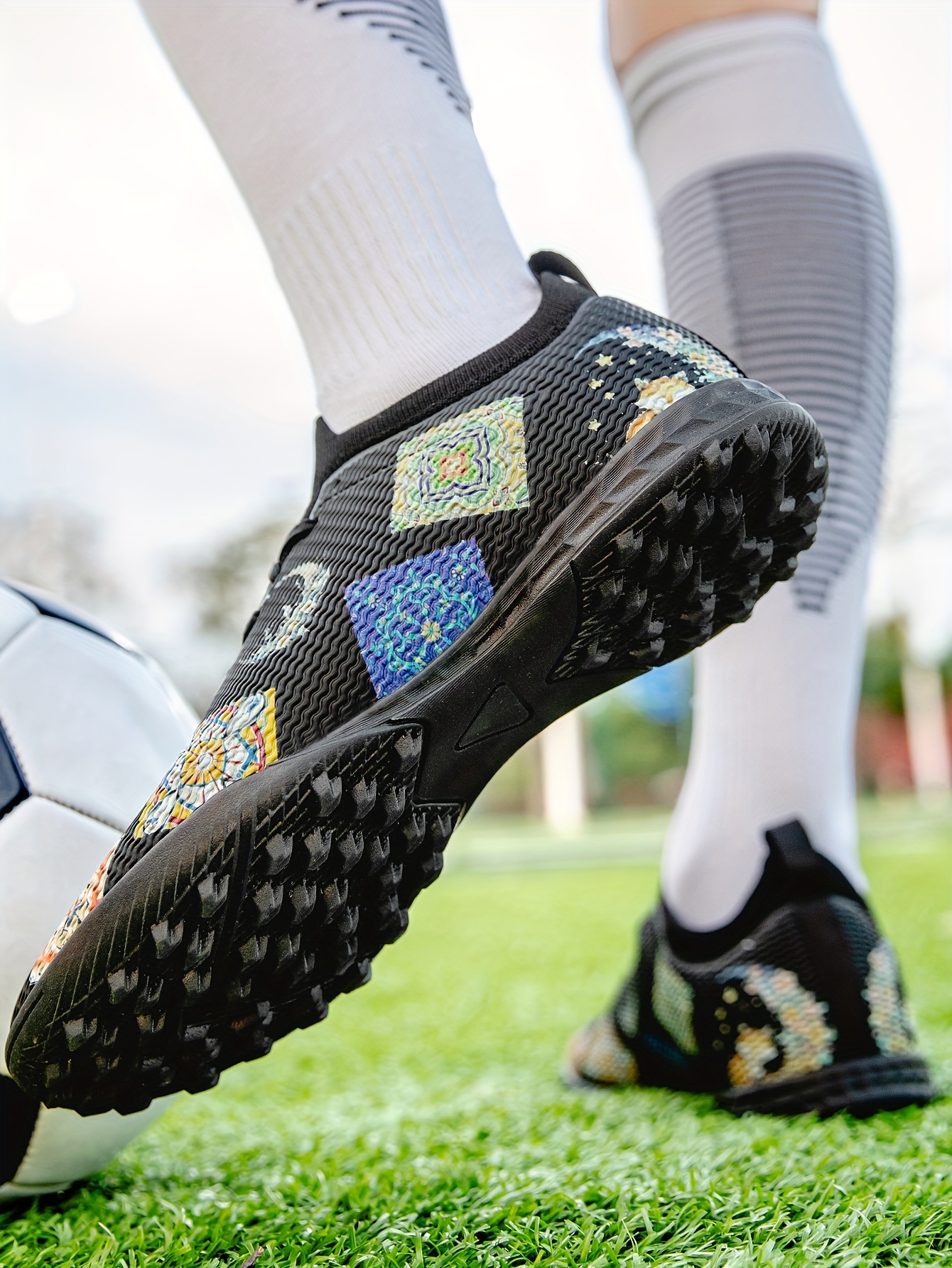 womens low top soccer cleats professional tf training shoes anti slip durable outdoor sports footwear trendy shoes details 9