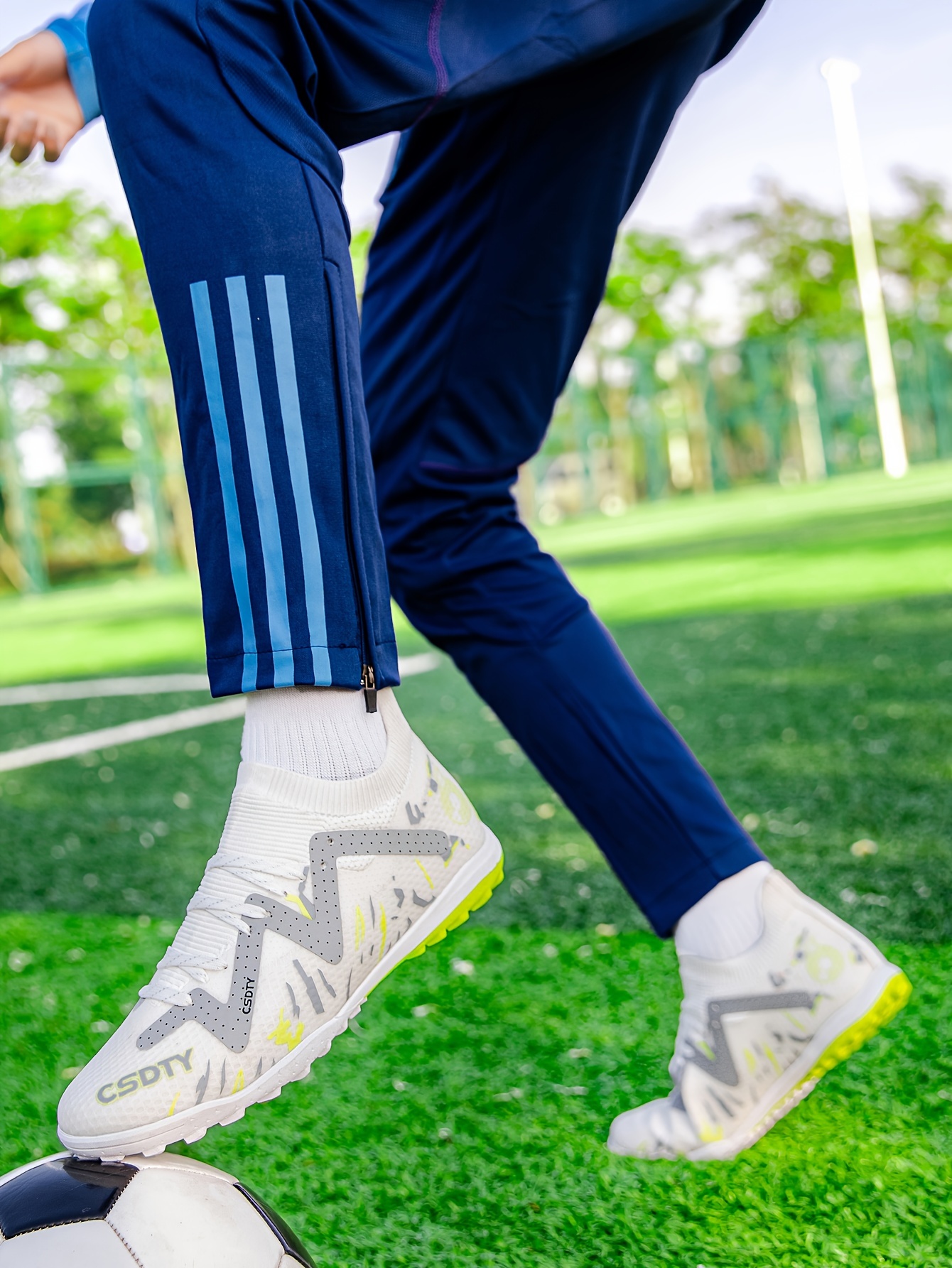 Women s Professional Football Shoes Training Shoes, Low-top Sports Shoes. Anti-slip And Wear-resistant TF Outdoor Sports Shoes. Special Wear-resistant Shoe Tide details 5