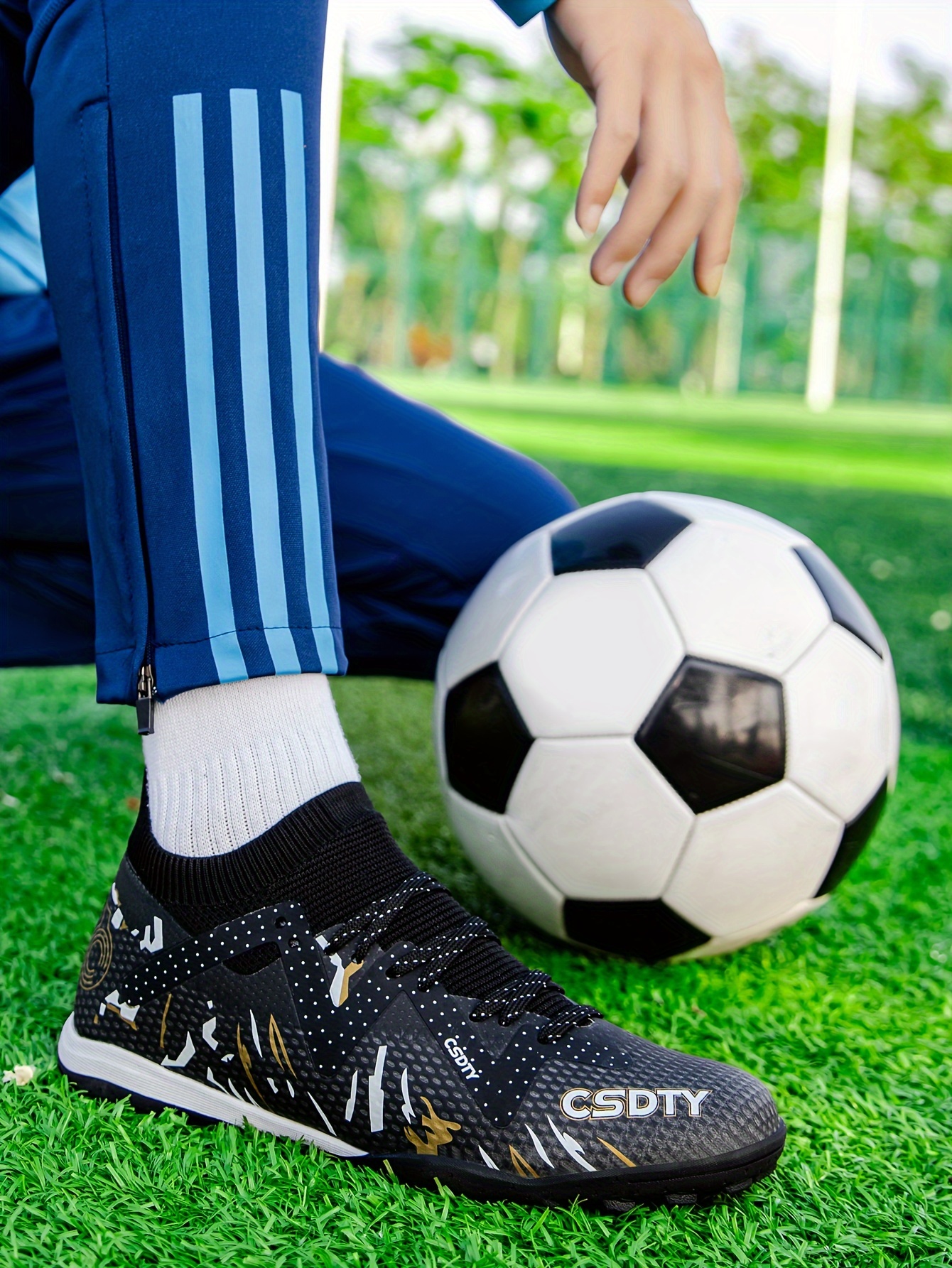 Women s Professional Football Shoes Training Shoes, Low-top Sports Shoes. Anti-slip And Wear-resistant TF Outdoor Sports Shoes. Special Wear-resistant Shoe Tide details 9