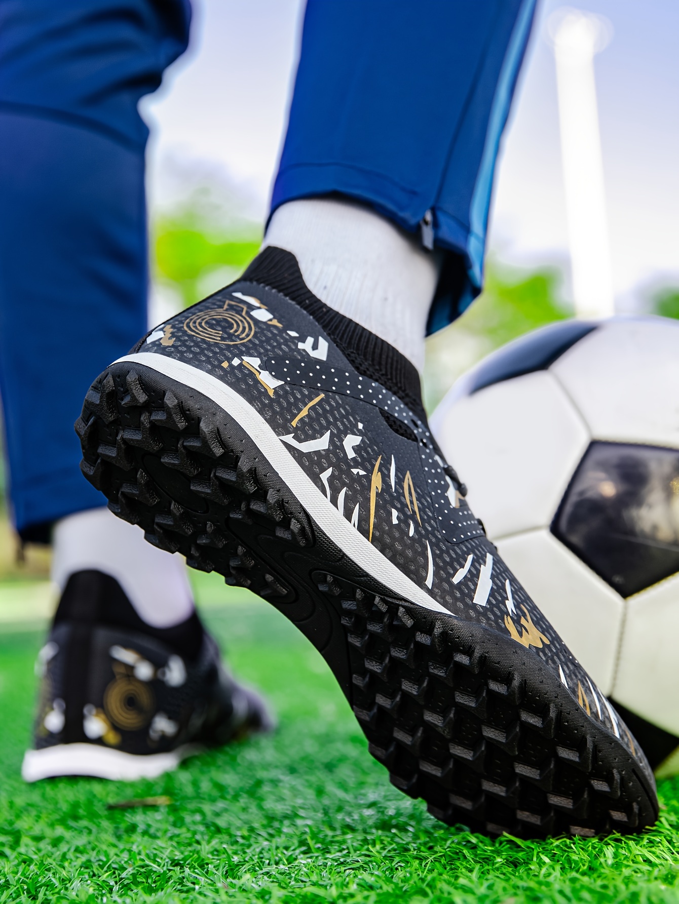 Women s Professional Football Shoes Training Shoes, Low-top Sports Shoes. Anti-slip And Wear-resistant TF Outdoor Sports Shoes. Special Wear-resistant Shoe Tide details 10